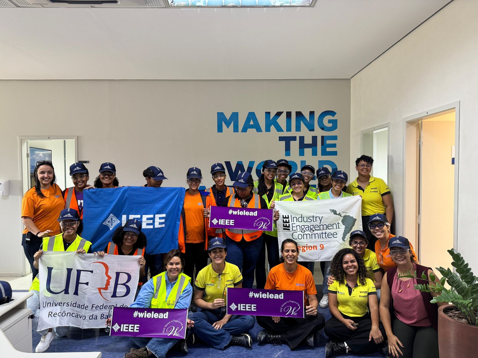 Estudantes de Engenharia do CETENS vivenciam rotina de gestoras industriais na Placo Saint-Gobain Brasil