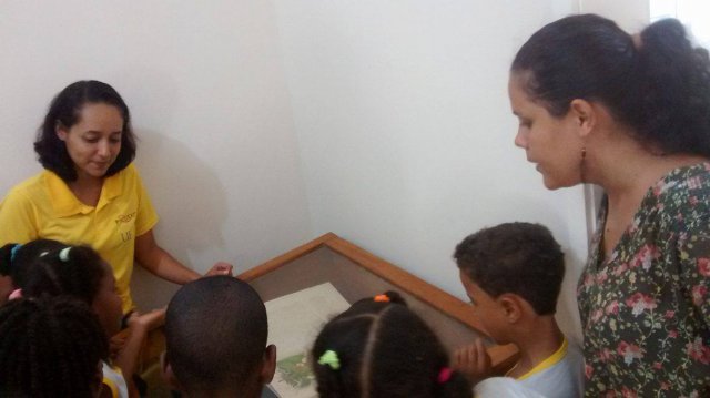 Visita guiada com os alunos do 2º ano da Escola Joaquim de Medeiros
