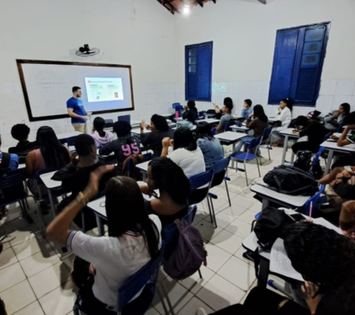 Aulas nos turnos vespertino ou noturno com dois componentes curriculares por encontro.